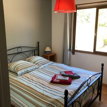Maison D'En Face Salavas Esterno foto